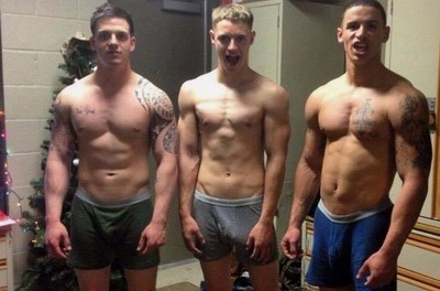 SHIRTLESS MALE MUSCULAR Cute College Frat Jock Dudes Spring Break PHOTO