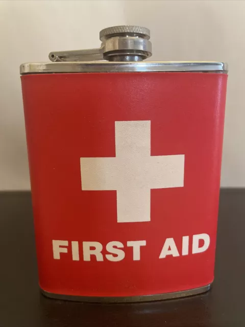 Wink First Aid 7 fl oz Hip Flask Pre-Owned￼