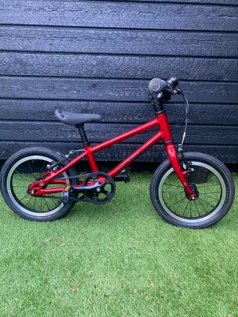 HORNIT HERO KIDS bike 14 inch wheels light weight hardly used