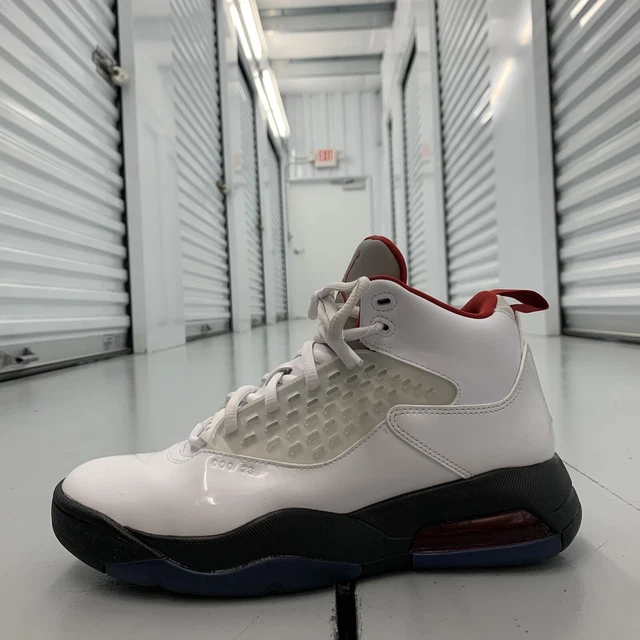 jordan maxin 200 white metallic silver