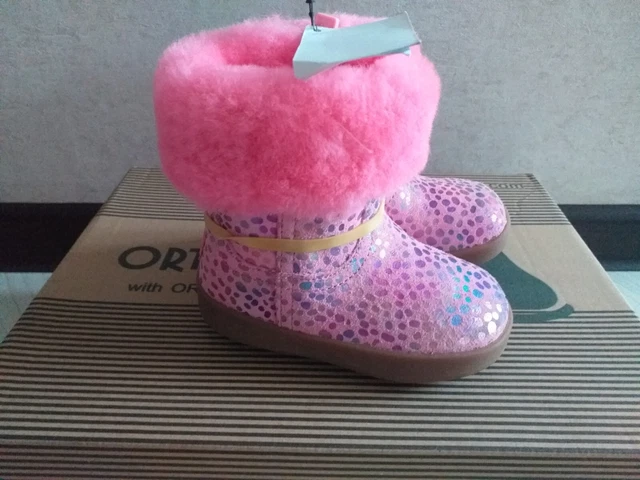 UGG Kids Jorie II Glitter Pink Leopard Girls (Baby) Size 4/5 beautiful UGG pink