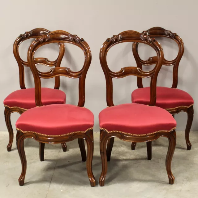 Suite de 4 Chaises d'époque Louis Philippe - en noyer - 19ème siècle