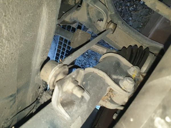 achsschenkel vorne links für SUZUKI SX4 (JY) 1.0 (AAK 310) 112 CV