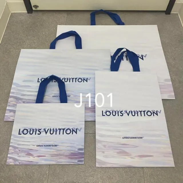 BRAND NEW Louis Vuitton 2019 3D Rainbow Christmas Shopping Bag 18 X 16