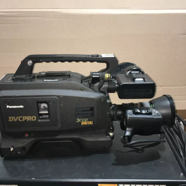 PANASONIC DVCPRO AJ-D200P Video Camera w/ Fujinon T14x5 PANASONIC DVCPRO AJ-D200P Video Camera w/ Fujinon T14x5
