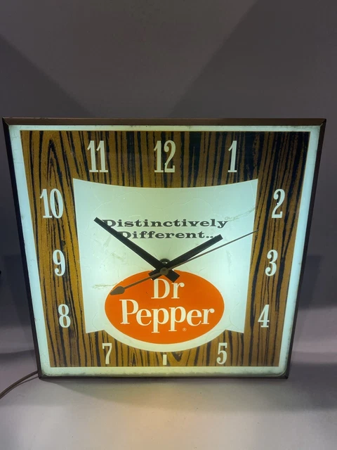 VINTAGE DR. PEPPER Pam Wall Clock Distinctly Different all Original 15