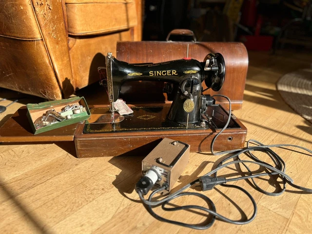 Machine à Coudre SINGER 221 Complète, Excellent état (proche Neuf), électrique