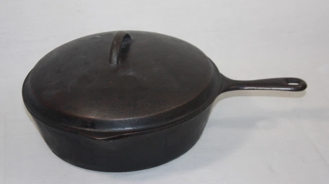 WAGNER Unmarked #8 11” Deep Skillet/Chicken Fryer W/Lid, Circa 1920-30s