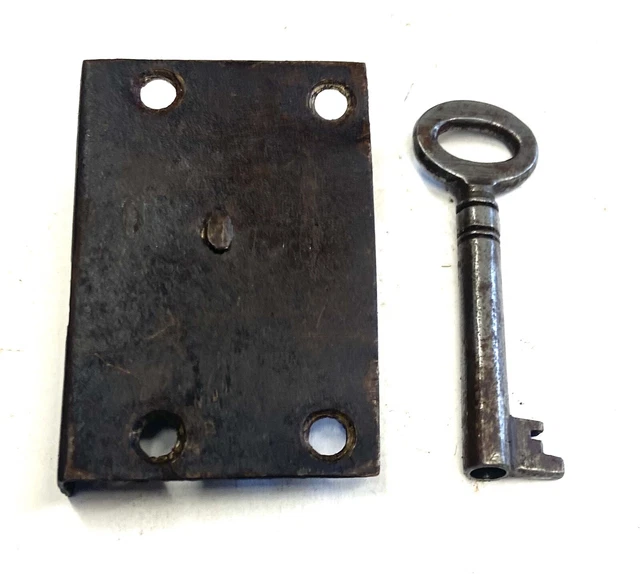 ANTIQUE GRANDFATHER / Longcase Clock Lock and Key Working 57.30