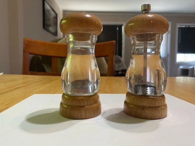 Molinillo de sal y molino de pimienta Olde Thompson de madera y vidrio