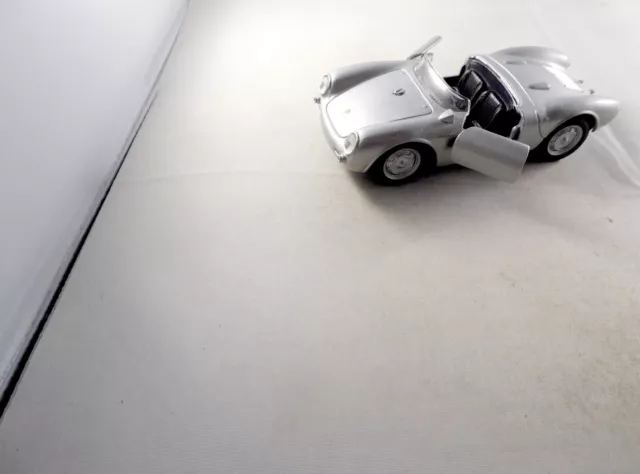 1:32 PKW Modellauto PORSCHE 550 A SPYDER 2-Sitzer Sport Cabrio offen silber 1:32