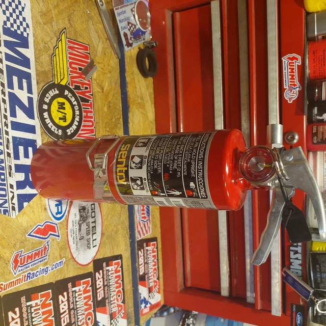 ANSUL. 2.5 ABC DRY CHEMICAL EXTINGUISHER WITH VECHILE BRACKET NEW in box ANSUL. 2.5 ABC DRY CHEMICAL EXTINGUISHER WITH VECHILE BRACKET NEW in box