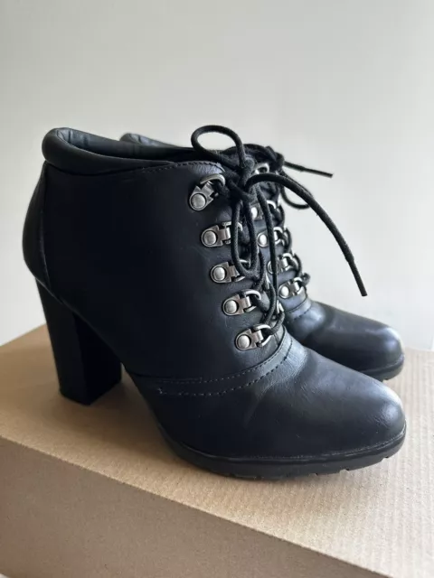 White Mountain Boots 7M High Heels