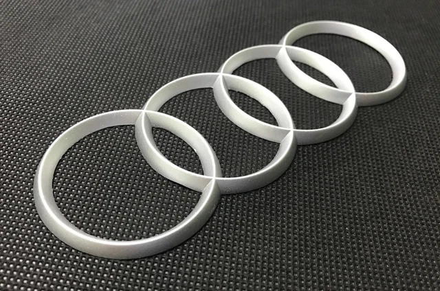 Emblème Audi Original - Cache Moteur A4 A6 A8 Q5 Q7 - Avec Agrafes De Fixation