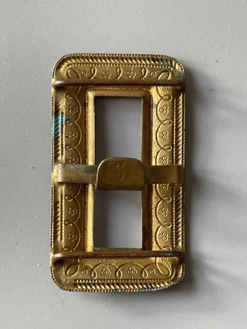 Boucle de ceinture ancienne en bronze doré 3