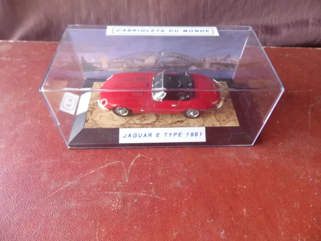 Jaguar Typee E  Cabriolet Spider De 1961 1/43 Dans Une Boite Vitrine