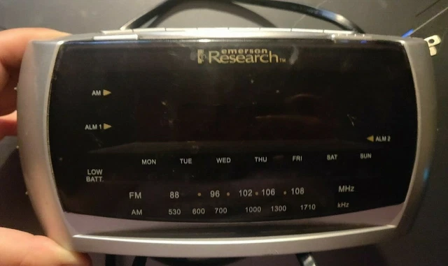 EMERSON RESEARCH SMARTSET Digital AM/FM Radio Alarm Clock CKS3030 £10. ...