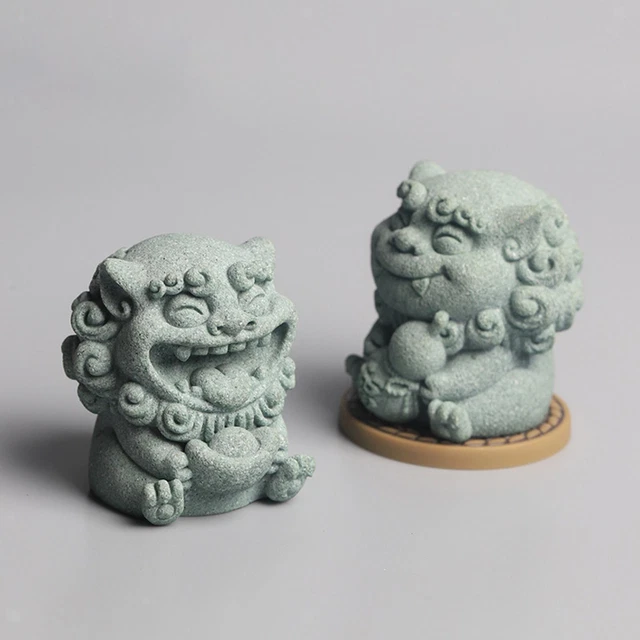 2Pcs Mini Lion Statue Figurine Stone Sculpture for Tabletop Garden Landscape