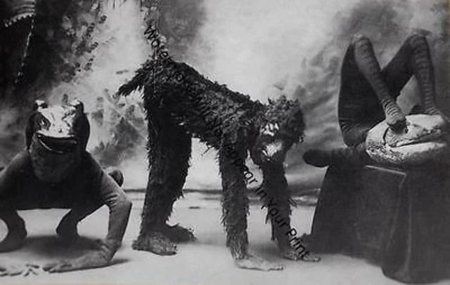 SCARY FREAKY ODD STRANGE Circus Freak Show BIZARRE VINTAGE PHOTO WEIRD A33