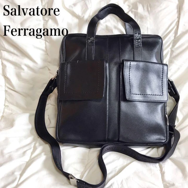 [Japan Used Fashion] Salvatore Ferragamo Shoulder Bag Leather Business