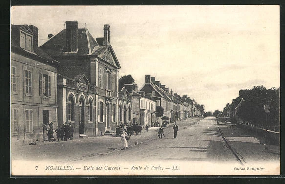 CPA Noailles, Ecole des Garcons, Route de Paris 1918