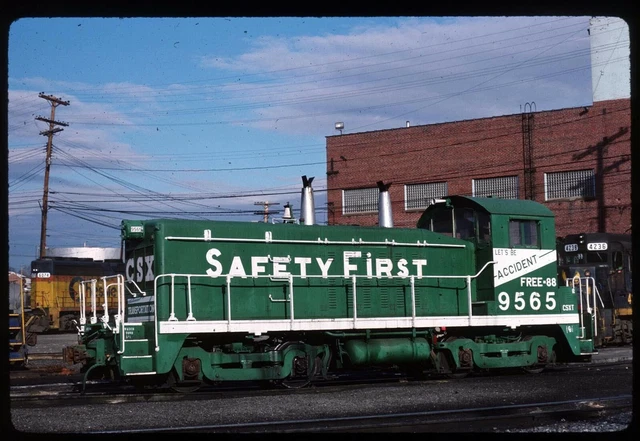 Original Rail Slide - CSXT 9565 Cumberland MD 2-25-1989 EMD NW2