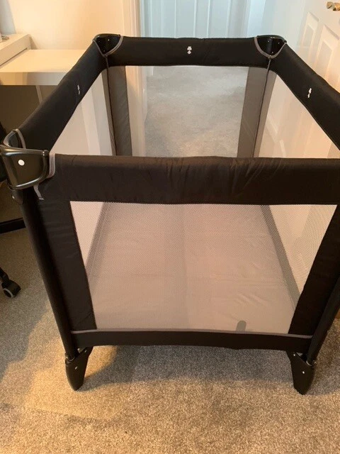 Travel cot best sale with changing mat