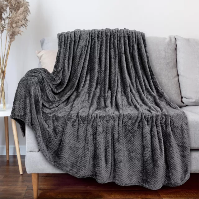 Throw Blanket for Sofa Couch Bed Lightweight Microfiber Polyester Waffle Pattern