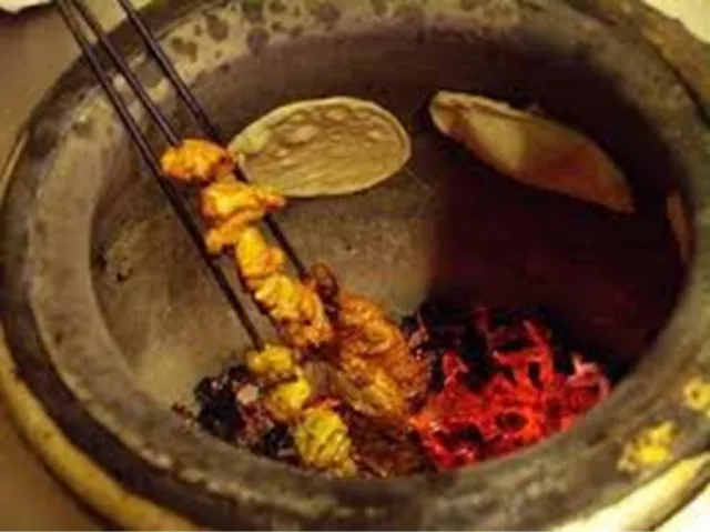 Mini Tandoori Clay Oven BBQ - Small Tandoor Drum - Tandoori Food - Naan