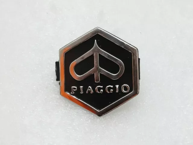 Hexagonal Horncast Clip-In Badge Black For Vespa Piaggio PX/LML