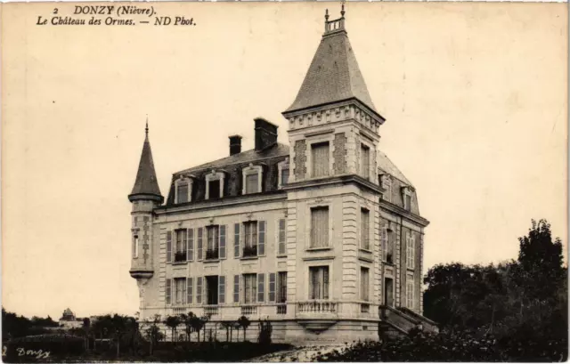 CPA Dosny Le Chateau des Ormes Nievre (100290)