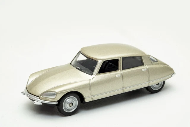 Citroën DS23 - 3 inches (7cm) Welly Diecast Voiture Miniature Jouet 52381W