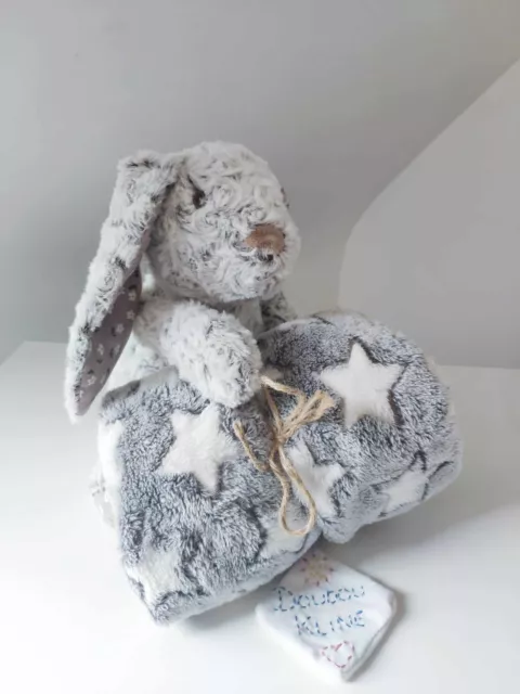 Peluche/Doudou Lapin Gris Blanc Chiné Bouclé Et Couverture/Plaid Étoiles - Roda