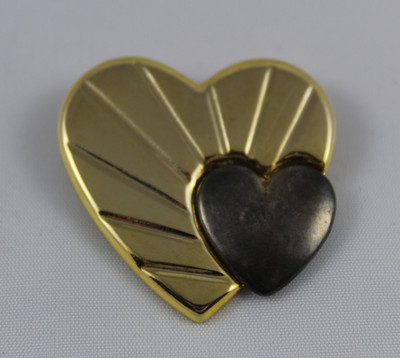 Azzaro Loris Azzaro Spilla Vintage Con Forma Da Cuore 1980s Chic Metallo Dorado 