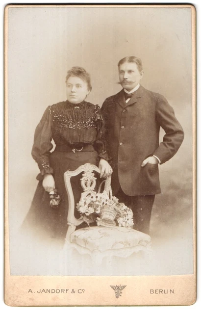 Fotografie A. Jandorf & Co., Berlin, Spittelmarkt 16 /17, Mann mit Scheitel und