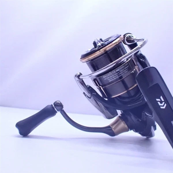 ダイワBALLISTIC FW LT2500S-C Amazon.com : Daiwa Spinning Reel 19, Ballistic FW LT2500S-C