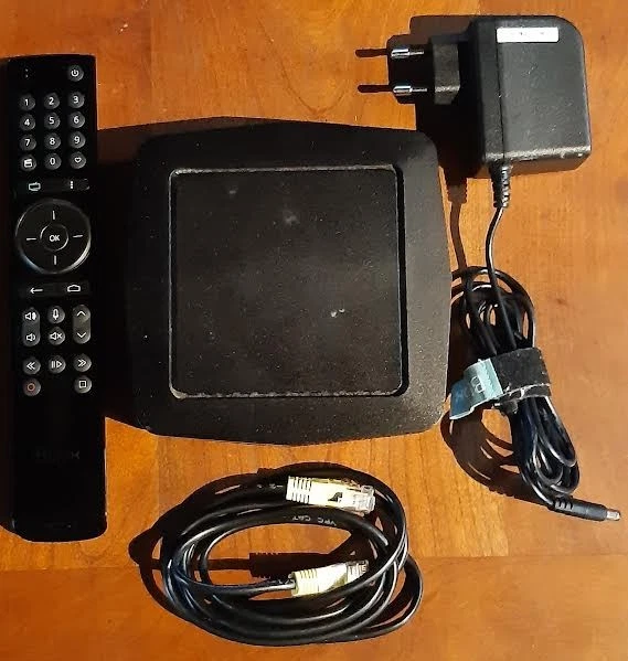 Décodeur SFR Box 8 (STB8) – Android 4K, Wifi, Bonne état, Avec Télécommande