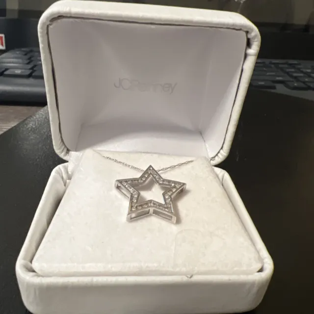 JC Penney Diamond Star necklace white gold 10k