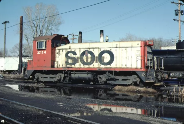 Soo Line EMD SW1200 Kodachrome original Kodak slide