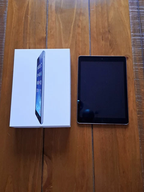 Apple iPad Air 1st Gen. Wi-Fi 32GB. Excellent Condition - Space Grey