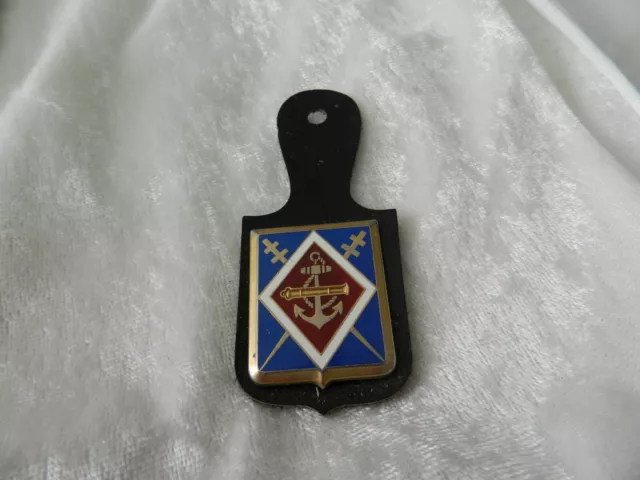 Ancien insigne militaire émaillé 1er régiment d'Artillerie de Marine R.A.Ma.