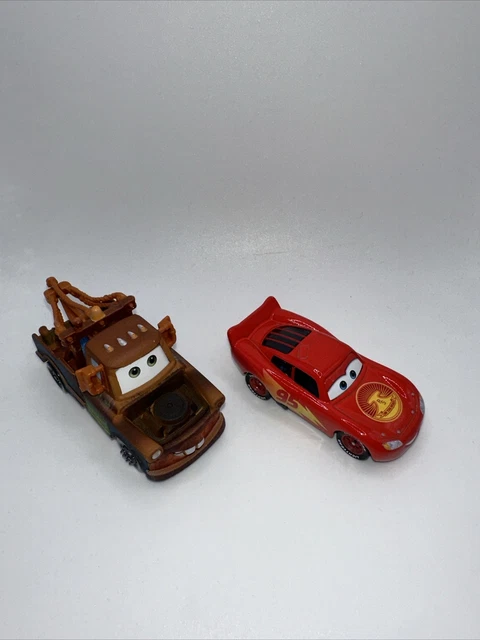 DISNEY PIXAR CARS Road Trip Mater & Lightning McQueen On The Road ...