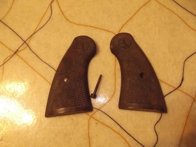 COLT POLICE POSITIVE Spl, Police Positive, Detective Spl Coltwood Grips