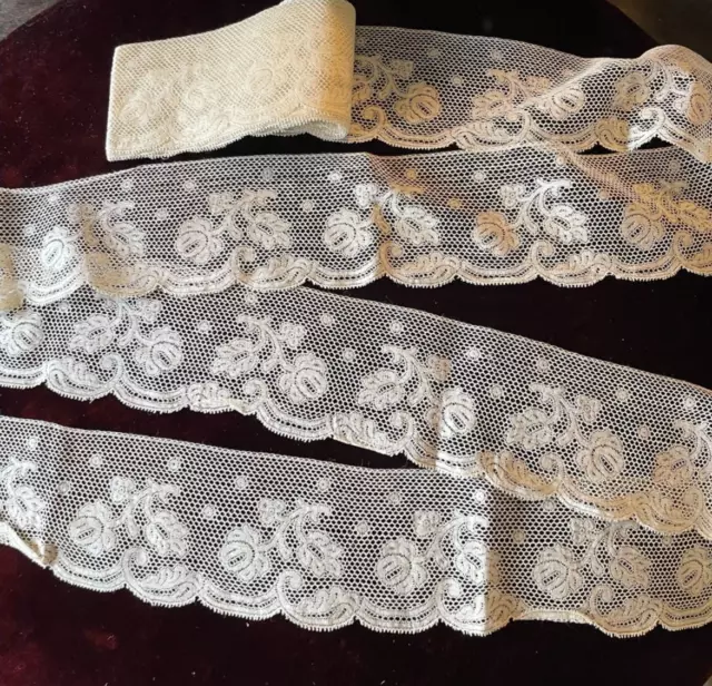 DENTELLE  ANCIENNE - 3.80 mètres - crème - motifs fleurs