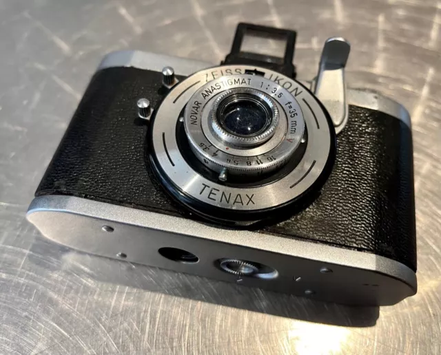 ZEISS Ikon Tenax With Novar Anastigmat Lens 3,5/35mm Classic-Camera-Store