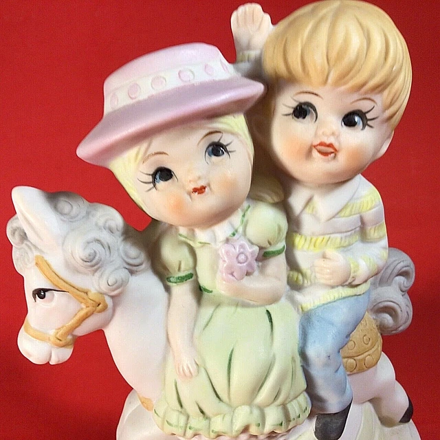 Boy & Girl Music Box Rotating Vintage Its A Small World After All Carousel