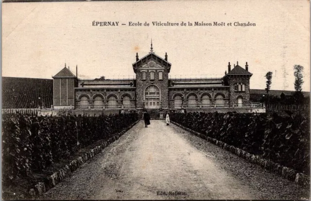 *47670 cpa Epernay - Moët et Chandon House Viticulture School