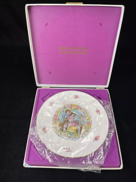 Royal Doulton Valentines Day 1977 Collector Plate 8.25" Original Box