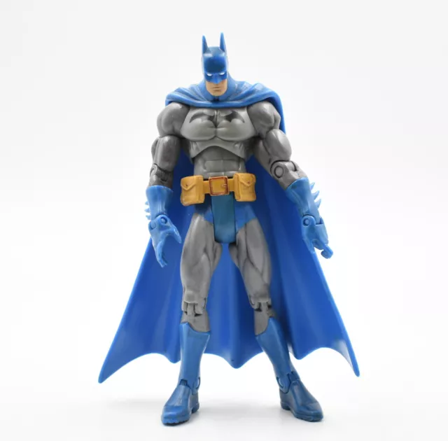 DC Universe Classics Super Heroes S3 Select Sculpt - Batman Action Figure