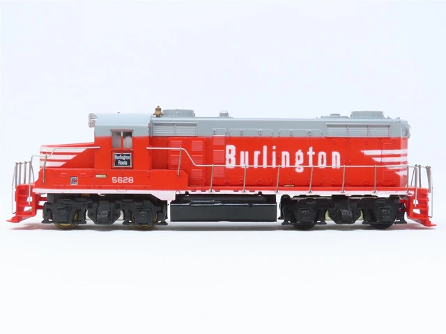 HO Scale Unbranded CB&Q Burlington Route GP Diesel Locomotive #5628